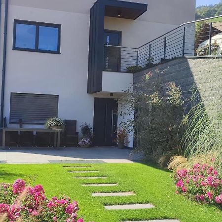 Janas Bolzano Mountain Apartment Tesimo Bagian luar foto