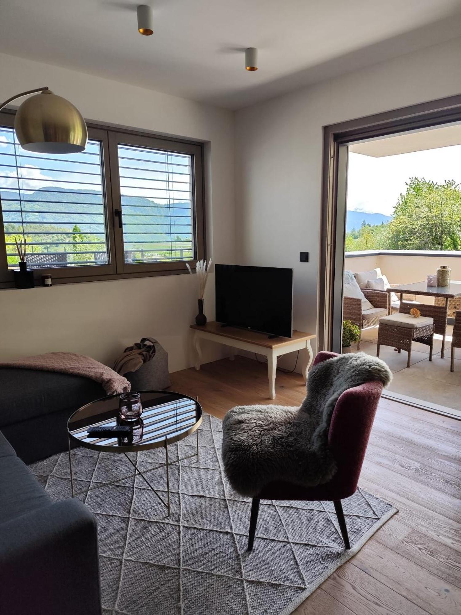 Janas Bolzano Mountain Apartment Tesimo Bagian luar foto